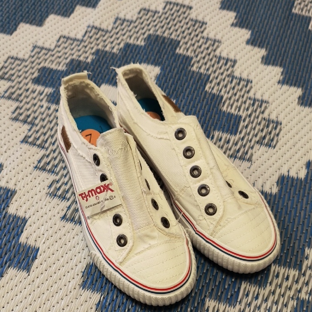 Stylish Cream Slip-On Sneakers for Kids